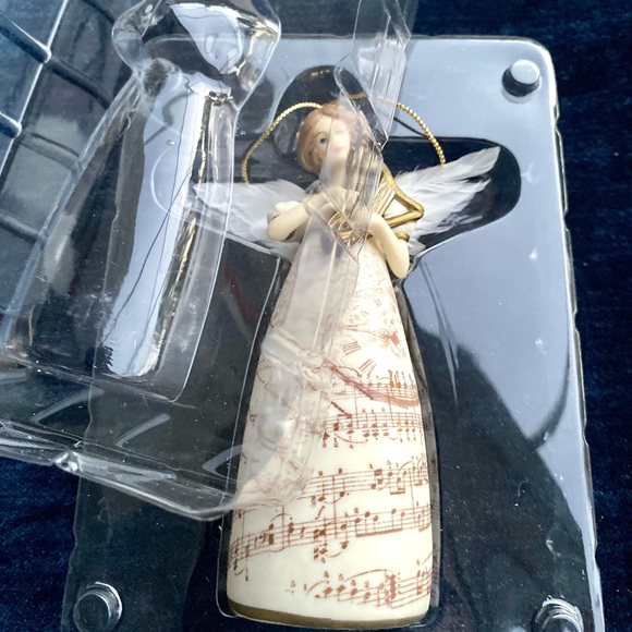 New in Box Vintage Angel Christmas Ornament - Picture 5 of 12